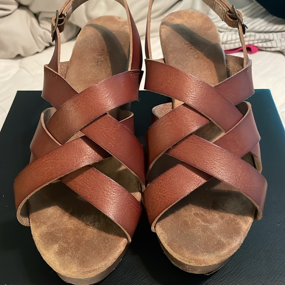 Strappy wedge - Picture 6 of 7